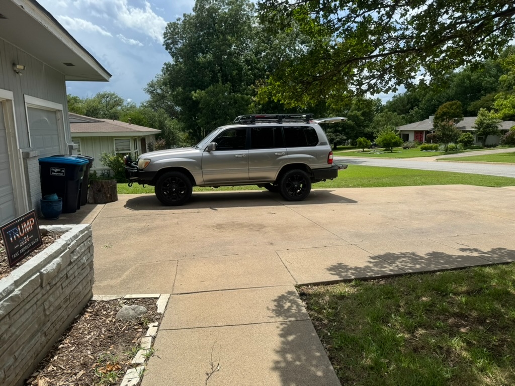 2006 Land Cruiser Heritage Restoration build — original stealth silver, factory-honest, Fort Worth driveway